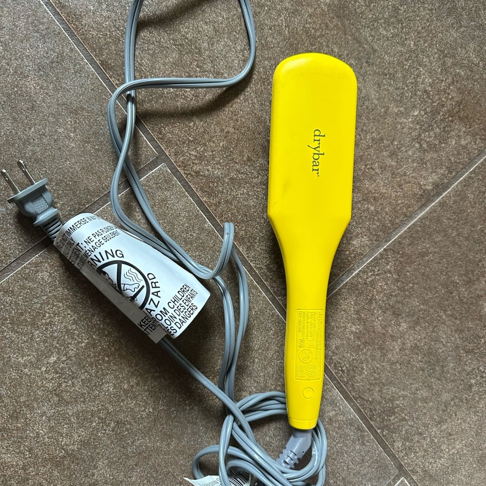 Drybar Yellow Heated brush